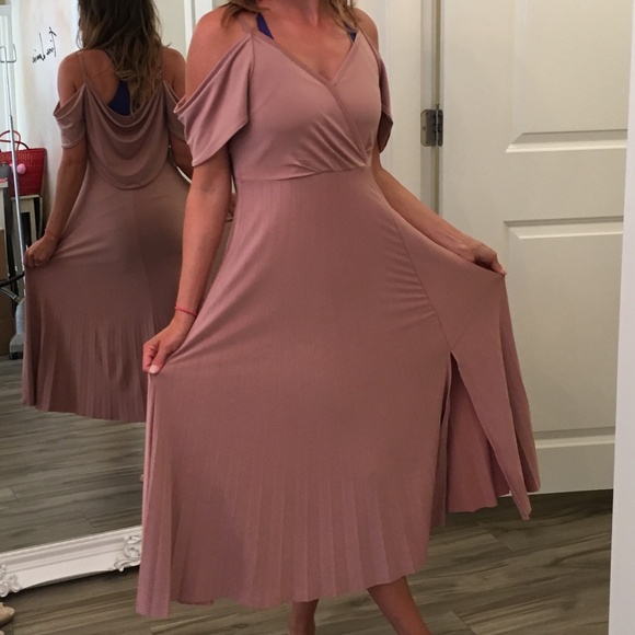 beautiful new mid length dress - Picture 1 of 3
